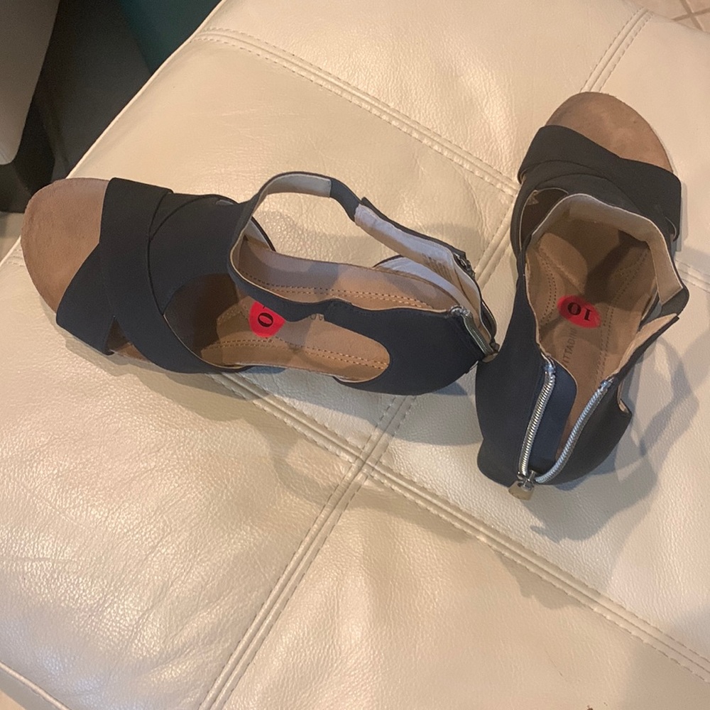 Adrienne Vittadini Wedge Sandal, Women's Sz.10